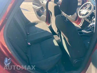 2015 Ford Focus SE Sedan – miniatura 12