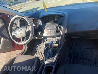 2015 Ford Focus SE Sedan – miniatura 13