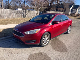 2015 Ford Focus SE Sedan – miniatura 2