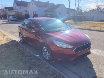 2015 Ford Focus SE Sedan – miniatura 4