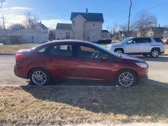 2015 Ford Focus SE Sedan – miniatura 5
