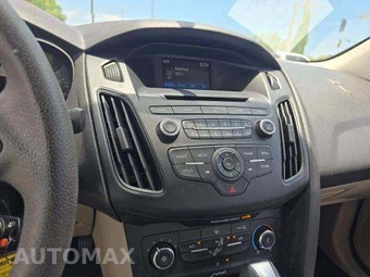 2015 Ford Focus SE Sedan – miniatura 10