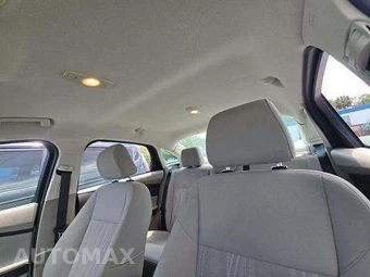 2015 Ford Focus SE Sedan – miniatura 11