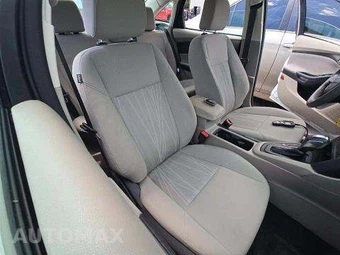 2015 Ford Focus SE Sedan – miniatura 18