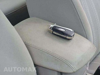 2015 Ford Focus SE Sedan – miniatura 31