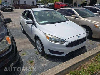 2015 Ford Focus SE Sedan – miniatura 4