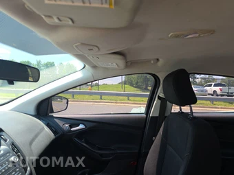 2015 Ford Focus SE Sedan - miniatura 17