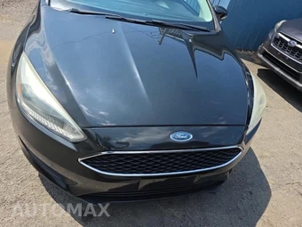 2015 Ford Focus SE Sedan - miniatura 2