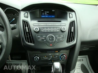 2015 Ford Focus SE Sedan - miniatura 18