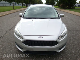 2015 Ford Focus SE Sedan - miniatura 2