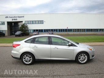 2015 Ford Focus SE Sedan - miniatura 8