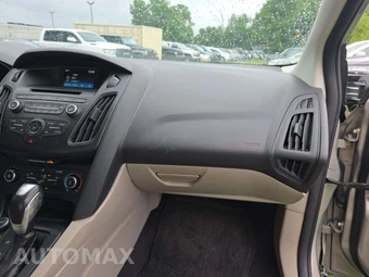 2015 Ford Focus SE Sedan – miniatura 19