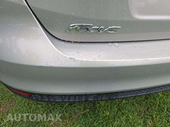 2015 Ford Focus SE Sedan – miniatura 22