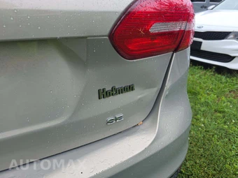 2015 Ford Focus SE Sedan – miniatura 23