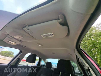 2015 Ford Focus SE Sedan – miniatura 11