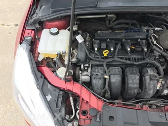 2015 Ford Focus SE Sedan – miniatura 24
