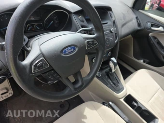 2015 Ford Focus SE Sedan – miniatura 19