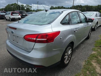 2015 Ford Focus SE Sedan – miniatura 20