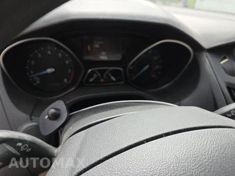 2015 Ford Focus SE Sedan – miniatura 26