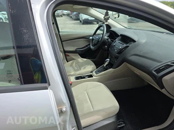 2015 Ford Focus SE Sedan – miniatura 27