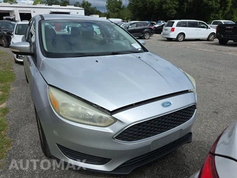 2015 Ford Focus SE Sedan – miniatura 32