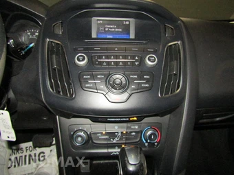 2015 Ford Focus SE Sedan – miniatura 14