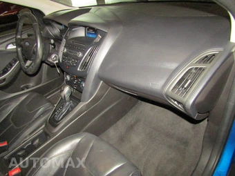 2015 Ford Focus SE Sedan – miniatura 15