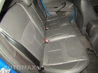2015 Ford Focus SE Sedan – miniatura 17