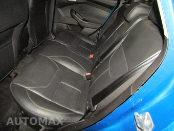 2015 Ford Focus SE Sedan – miniatura 18