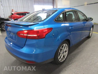 2015 Ford Focus SE Sedan – miniatura 6