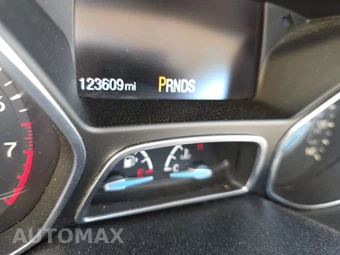 2015 Ford Focus SE Sedan – miniatura 12