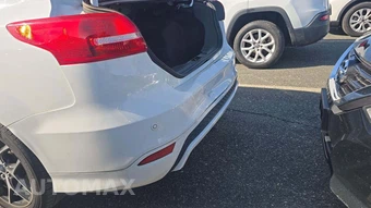 2015 Ford Focus SE Sedan – miniatura 18