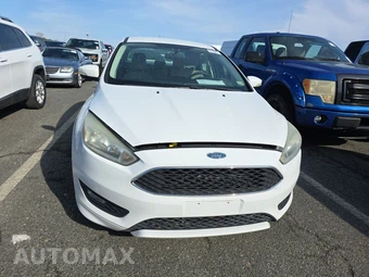 2015 Ford Focus SE Sedan – miniatura 2