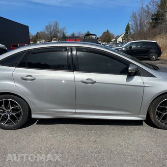 2015 Ford Focus SE Sedan - miniatura 12