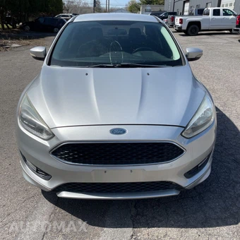 2015 Ford Focus SE Sedan - miniatura 15