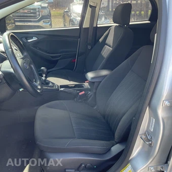 2015 Ford Focus SE Sedan - miniatura 32