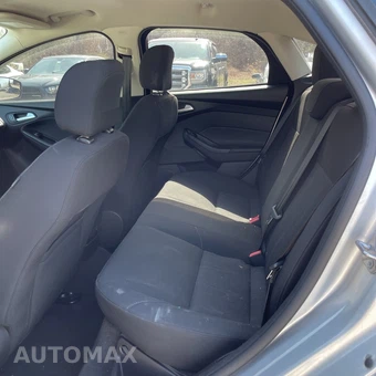 2015 Ford Focus SE Sedan - miniatura 34
