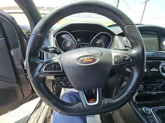 2015 Ford Focus ST Hatchback – miniatura 10