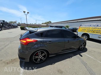 2015 Ford Focus ST Hatchback – miniatura 4
