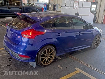 2015 Ford Focus ST Hatchback – miniatura 4