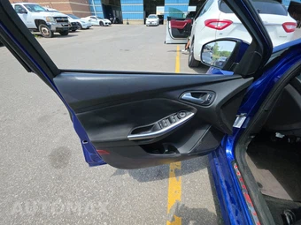 2015 Ford Focus ST Hatchback – miniatura 9