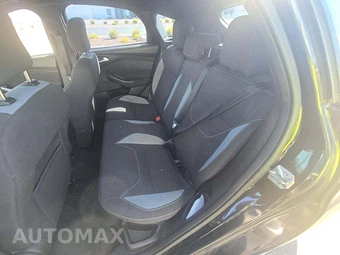 2015 Ford Focus ST Hatchback - miniatura 10