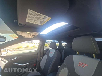 2015 Ford Focus ST Hatchback - miniatura 8