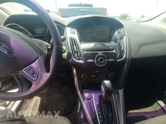 2015 Ford Focus Titanium Hatchback – miniatura 11