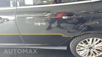 2015 Ford Focus Titanium Hatchback – miniatura 20