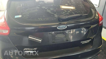 2015 Ford Focus Titanium Hatchback – miniatura 37