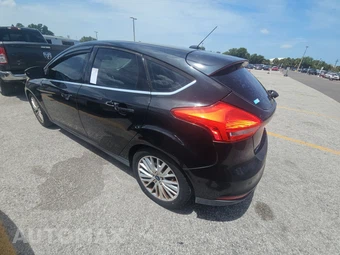 2015 Ford Focus Titanium Hatchback – miniatura 6