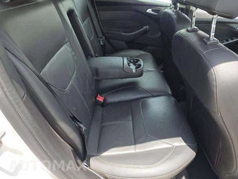 2015 Ford Focus Titanium Sedan - miniatura 16