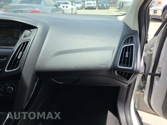2015 Ford Focus Titanium Sedan - miniatura 19