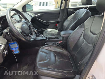 2015 Ford Focus Titanium Sedan - miniatura 6